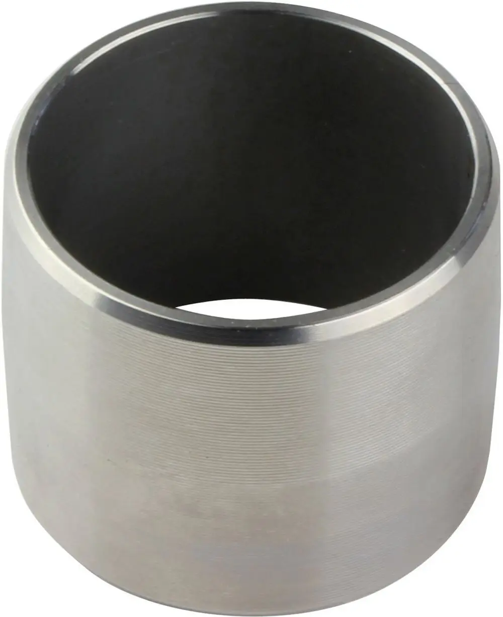 Metallischer Zylinder mit einer glatten, silbernen Oberfläche und einer dunklen Innenseite, teilweise mit einem gerillten Muster. Hergestellt von Bosch.